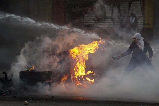 'Nadie' dispuesto a negociar tras un mes de protestas en Venezuela