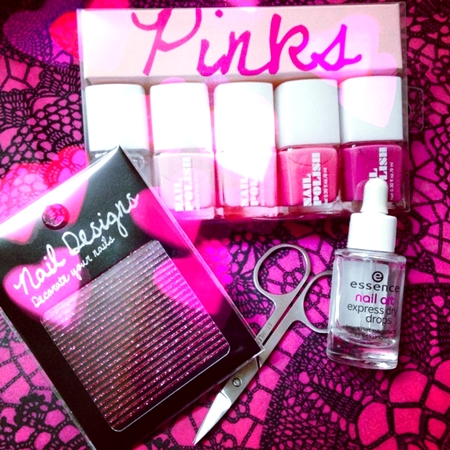 Manicura low cost en tonos rosas