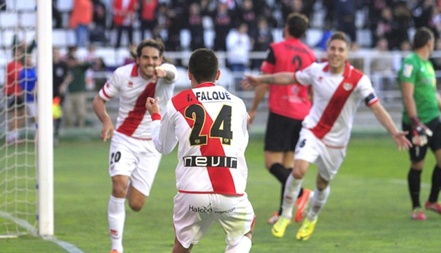El Rayo abandona los puestos de descenso