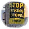 Activistas de Greenpeace empotran camión contra central nuclear