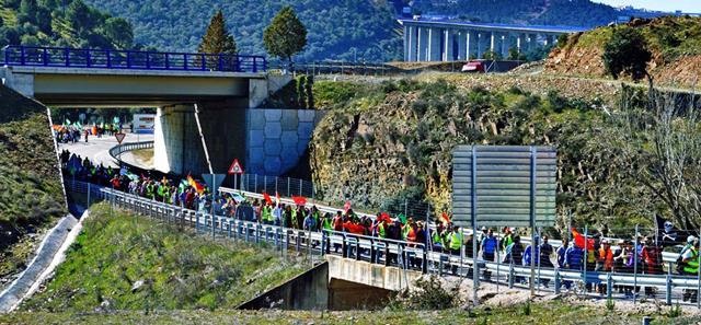 Pueblos y Ayuntamientos se vuelcan con las Marchas de la Dignidad