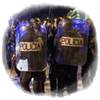 La policía antidisturbios también protesta