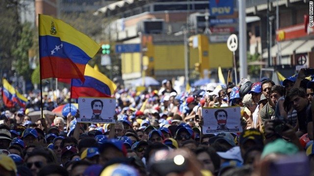 Un intranquilo año sin Chavez
