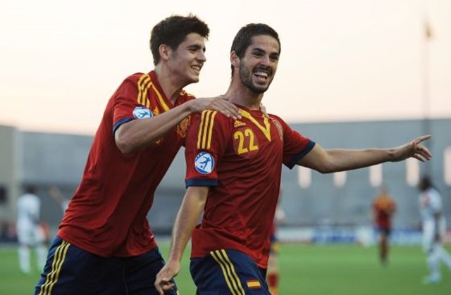 Morata e Isco dan la victoria a la “Rojita”