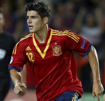 Morata e Isco dan la victoria a la “Rojita”