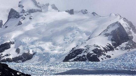 Greenpeace 'funda' una república glaciar