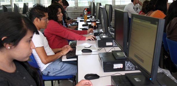 Los jóvenes que no utilizan Internet podrían estar en riesgo de exclusión