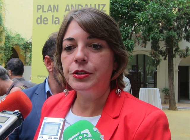 Susana Díaz se rinde a IU
