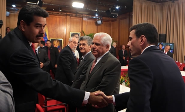 Maduro y Capriles empiezan a debatir