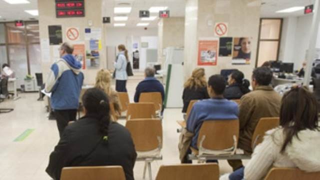 ¿Piensa readmitir a sus empleados?