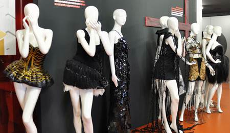 Décimo aniversario del Museo del Traje