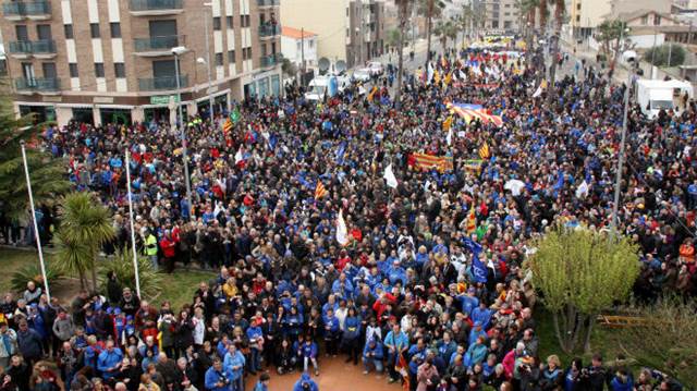 Miles de personas contra el Plan Hidrológico del Ebro