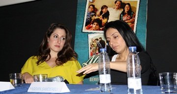 La protagonista (Demet Gül) y la directora (Yasemin Samdereli) de ''ALMANYA, bienvenido a Alemania'' en un momento de la entrevista