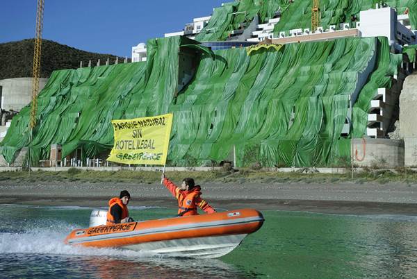 Finaliza la acción de Greanpeace en El Algarrobico