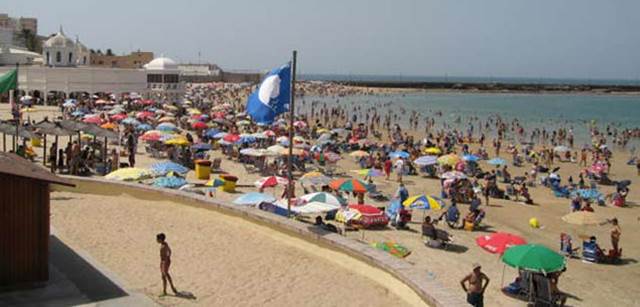 España vuelve a superarse en banderas azules
