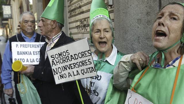 Sólo a los poderosos les permitieron recuperar su dinero de las preferentes