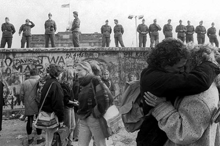 La caída del Muro de Berlín en imágenes