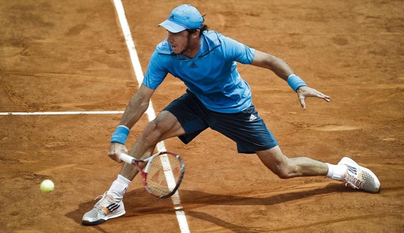 Monaco le sirve la victoria en bandeja