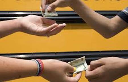 Inspectores de Hacienda proponen legalizar la prostitución y las drogas blandas