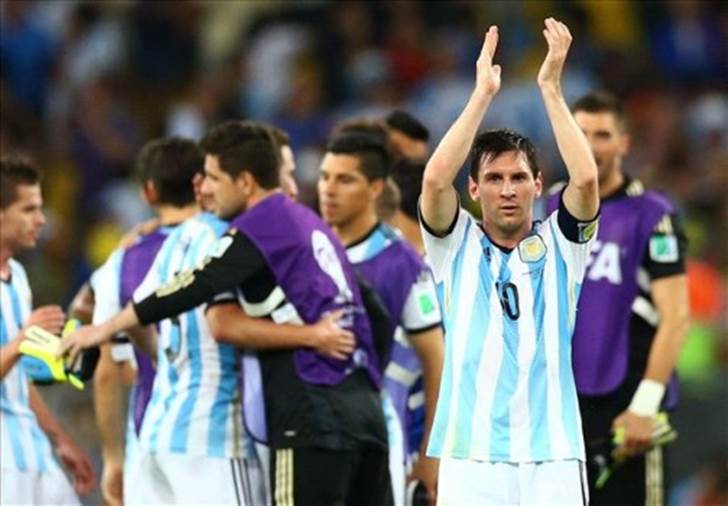 Messi lleva a Argentina a la victoria