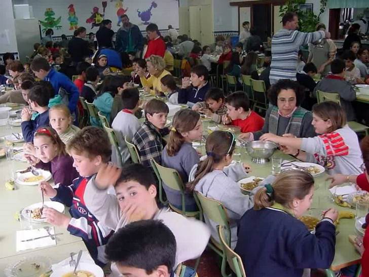 El PSOE pide que el Gobierno abra los comedores escolares en verano