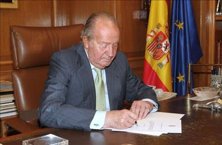 La abdicación del Rey culmina