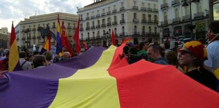 Podemos e IU piden que dejen elegir a los ciudadanos