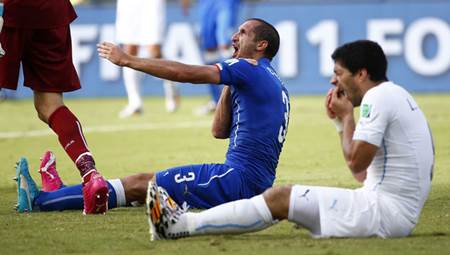 Italia vuelve a casa mordida