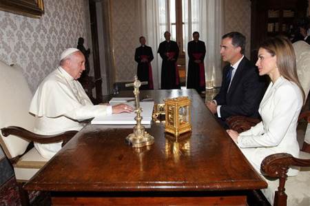 Letizia y Felipe VI se reunen con el Papa Francisco