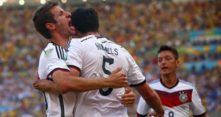 Kroos salva a Alemania