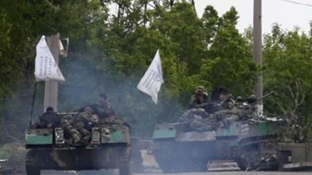 Blindados rusos penetran en Lugansk
