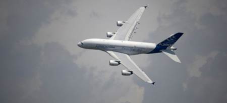 Rusia estudia prohibir el paso de nuestros aviones por su territorio