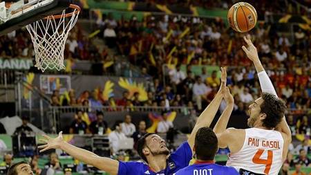 España es definitivamente lider del Grupo A