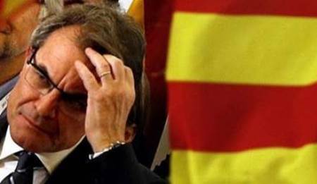 Mas 'reinventa' la Consulta