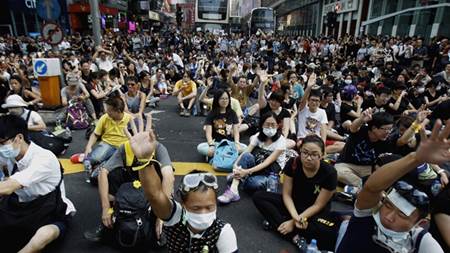 Las protestas se extienden por Hong Kong
