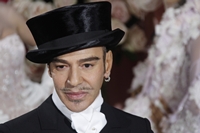 Vuelve John Galliano
