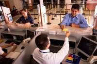 Hasta tres euros por ingresar dinero en ventanilla