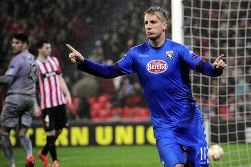 Los leones se caen de la Europa League