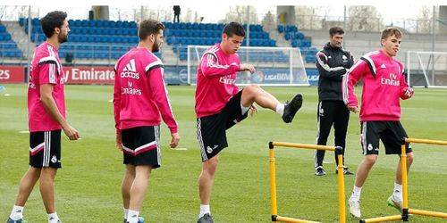 James ya entrena con el grupo
