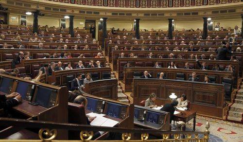 Cinco populares no votan la Ley del Aborto