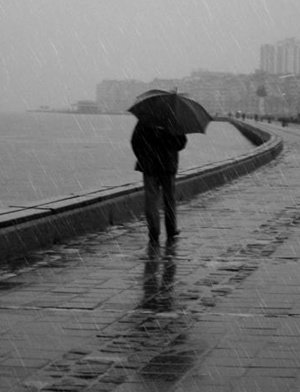 En la Península Ibérica llueve más , pero con menos intensidad