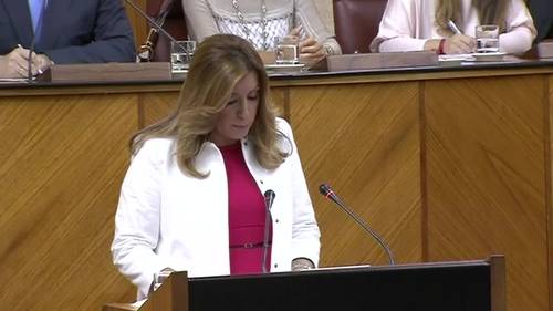 Susana Díaz se 'vende' a Ciudadanos y Podemos