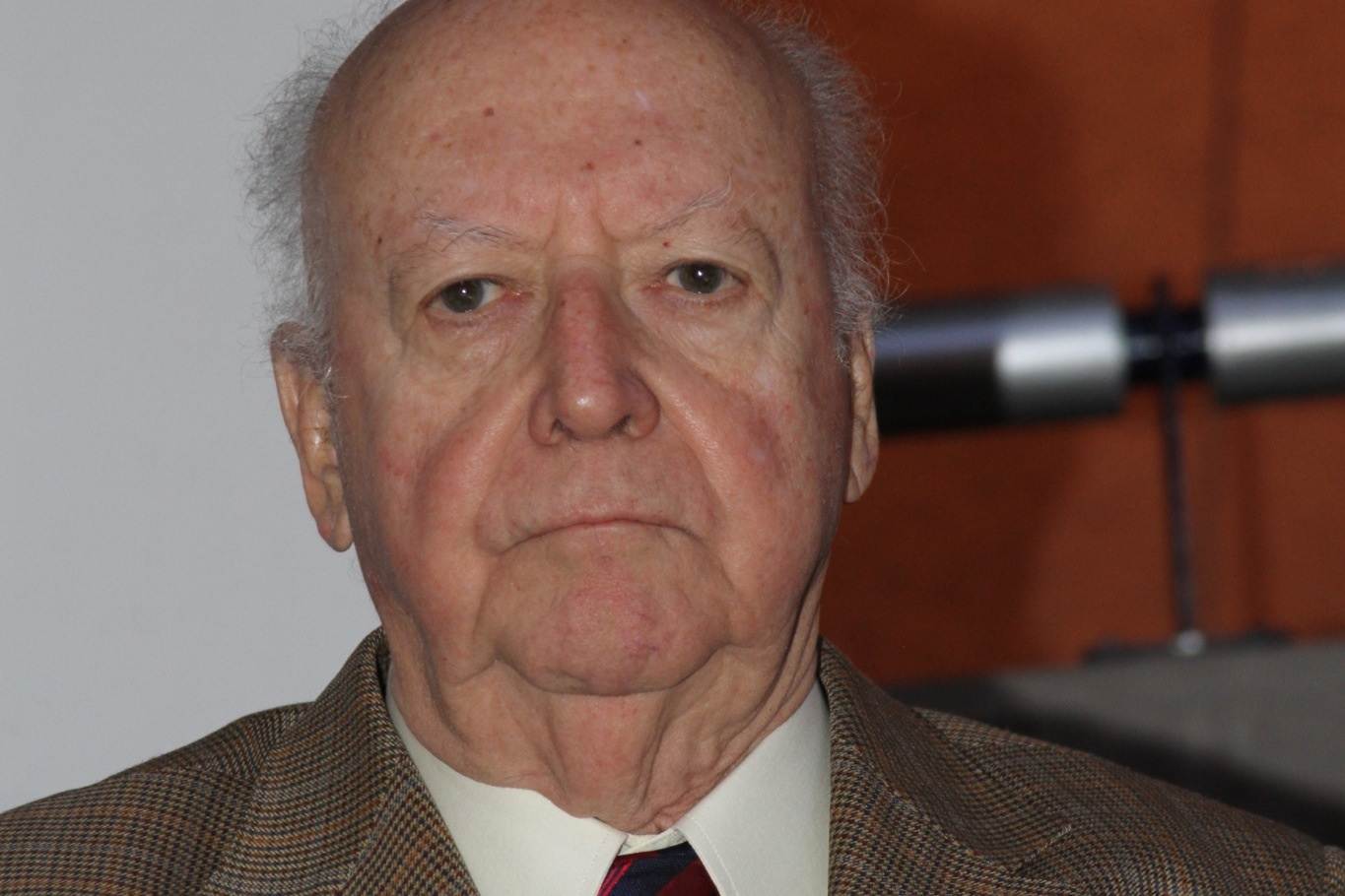 Jorge Edwards suma a la Caja de las Letras de Cervantes