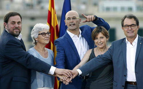 Rajoy entra al trapo de Mas