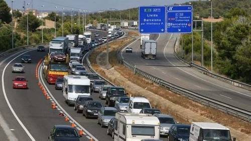 Comienza la operación de la DGT por las vacaciones