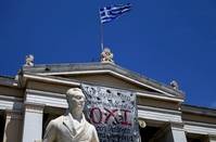 Grecia se planta ante Europa y España descarta el contagio