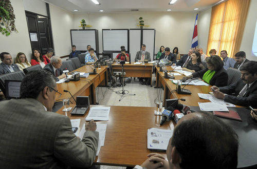 La austeridad de empresa llega al Ministerio de Hacienda