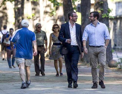 La boda de Javier Maroto siembra dudas en el PP