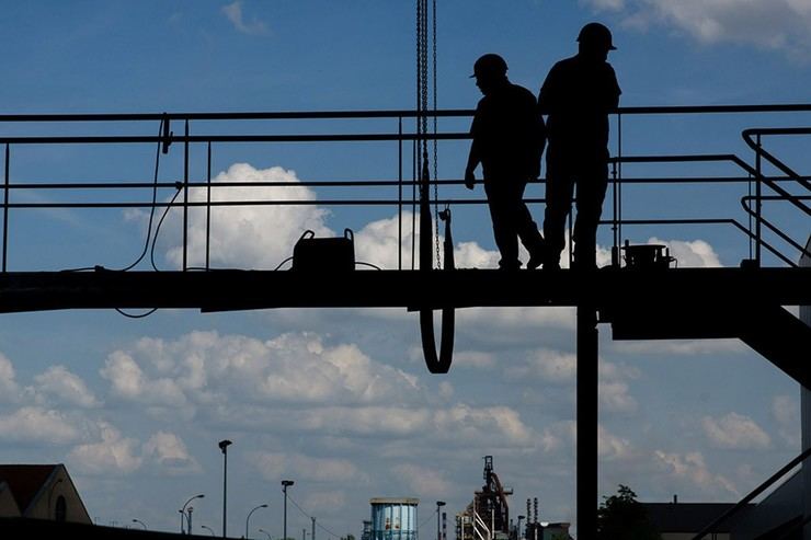 El desempleo disminuye en mayo y baja de 2,5 millones por primera vez desde 2008