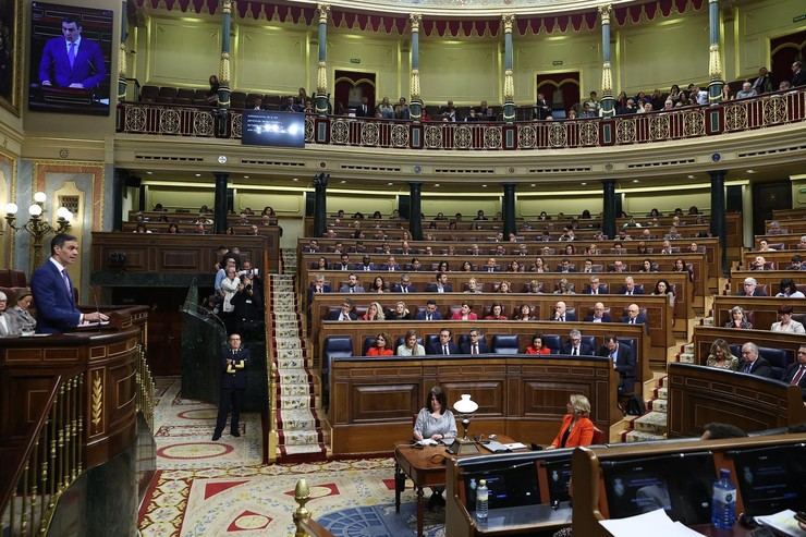 Sánchez promete transparencia sobre la crisis eléctrica aunque avisa que 'el proceso será lento'
